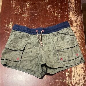 Columbia Women’s Outdoor Pattern Green/Navy/Red Pull On Cargo Shorts Medium